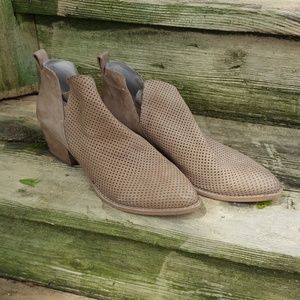 Dolce Vita perforated bootie